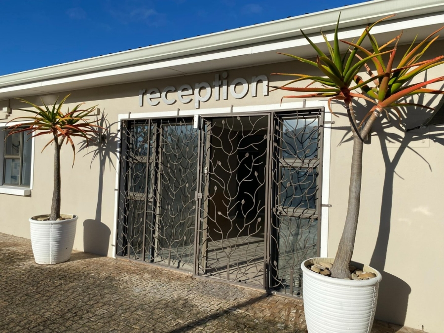 5 Bedroom Property for Sale in Highlands Western Cape